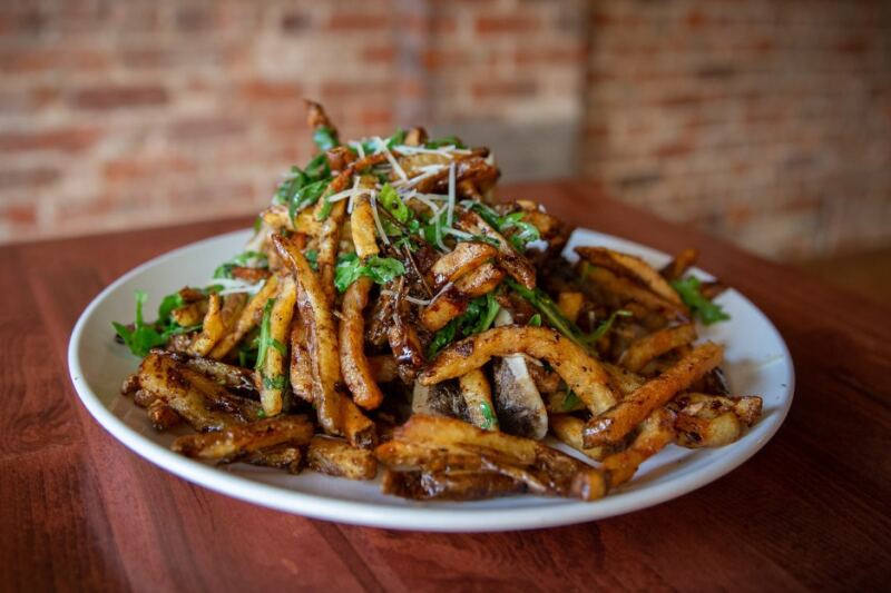 11 Suburban Restaurants Around Indianapolis That Are Worth the Drive Out of the City