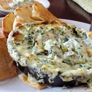 People Drive to This Beaufort, North Carolina Grocery Just for Its Crab Dip