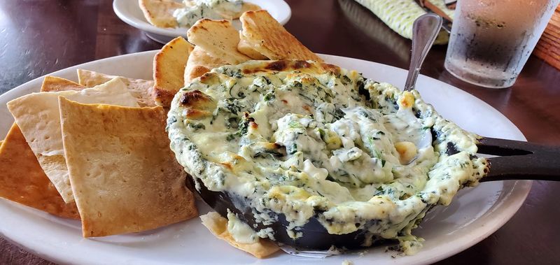 People Drive to This Beaufort, North Carolina Grocery Just for Its Crab Dip