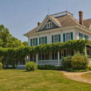 Discover 6 Free Illinois Museums Where Small Towns Show Off Their Strangest Treasures