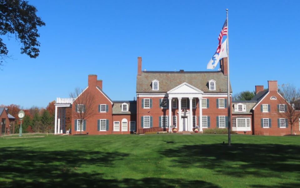 See Championship Trophies, Then Try Replica Antique Putters at This New Jersey Museum