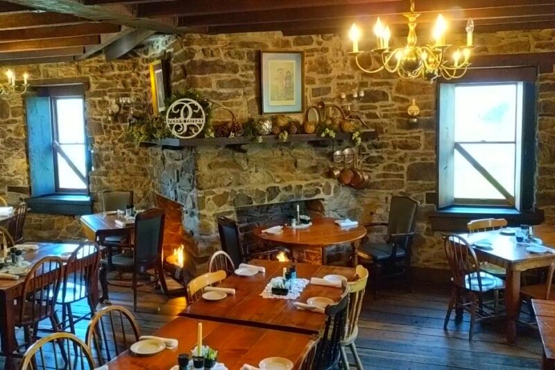 13 Pennsylvania Restaurants With Fireplaces Perfect for Cold Weather