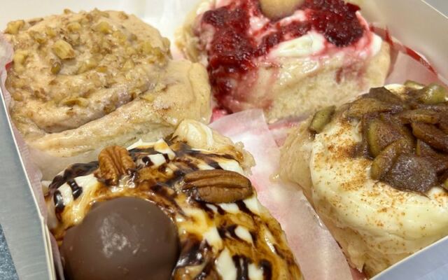 Visitors Keep Coming Back to This Tennessee Mountain Town Bakery Before Its Huge Cinnamon Rolls Sell Out