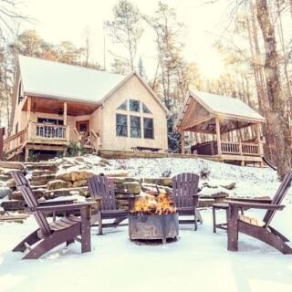 7 Hocking Hills Cabins With Private Hot Tubs That Make Chilly Ohio Nights Feel Like A Spa Escape