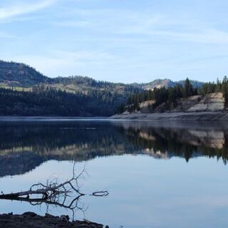 This Man-Made Washington Reservoir Hooks 3-Foot Sturgeon, and Its Water Swings From Wide Walkable Shoreline to Floating Docks