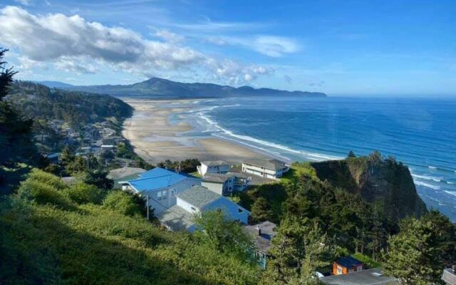 This Tiny Oregon Beach Town Has So Few Residents You’ll Have the Sand to Yourself