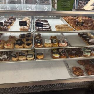 Locals Grab A Dozen Cookie Monster Donuts From This Oklahoma City Shop That Never Closes