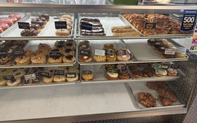 Locals Grab A Dozen Cookie Monster Donuts From This Oklahoma City Shop That Never Closes