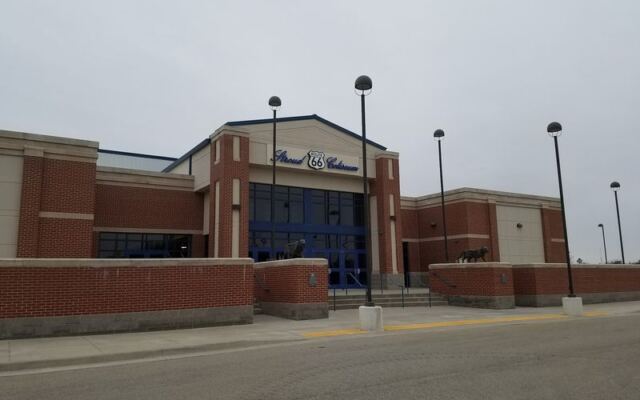 Stroud’s Route 66 Coliseum Packs a University-Style Court, Powwows, and Concession Stand Popcorn