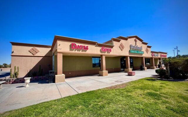 Biting Into a Fresh Date Shake at Dateland Means You’ve Found Arizona’s Quirkiest Highway Stop