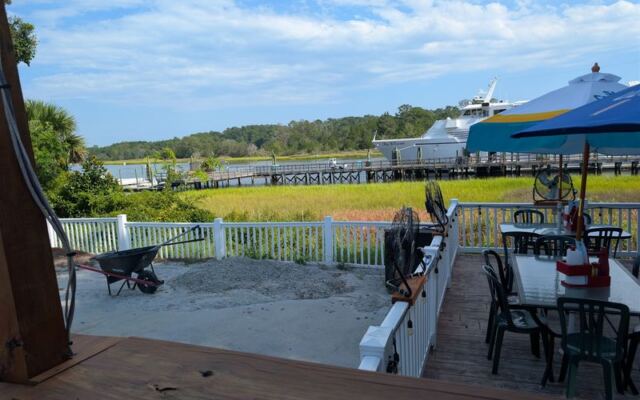 This South Carolina Tiki Bar Has an Intracoastal Deck, Live Music, and Sushi