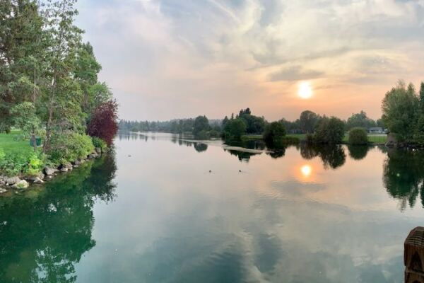 This Oregon Town Is Quietly Becoming a Favorite for Retirees Who Still Hike Every Morning