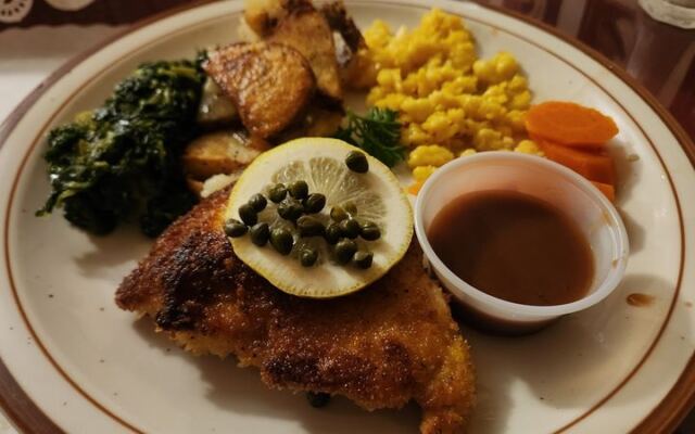 One Bite of Schnitzel at This Oregon Tavern Sends You Straight to Bavaria Without a Passport