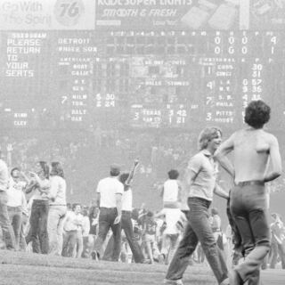 12 of the Most Bizarre Promotional Stunts Americans Fell for in the 1970s
