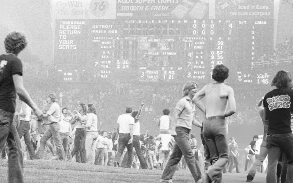 12 of the Most Bizarre Promotional Stunts Americans Fell for in the 1970s