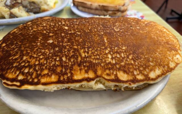 At This Tiny Arizona Diner, Your Breakfast Arrives With Pancakes So Huge Photos Don’t Do Them Justice