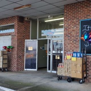 This South Carolina Discount Grocery Has Shoppers Treasure Hunting for Deals and Grabbing $1 Bread
