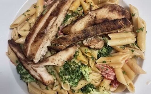 Springfield Locals Keep These 9 Hole-in-the-Wall Massachusetts Eateries Mostly to Themselves