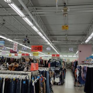 The Giant Ohio Thrift Store Where Bargain Hunters Lose Track Of Time In The Aisles