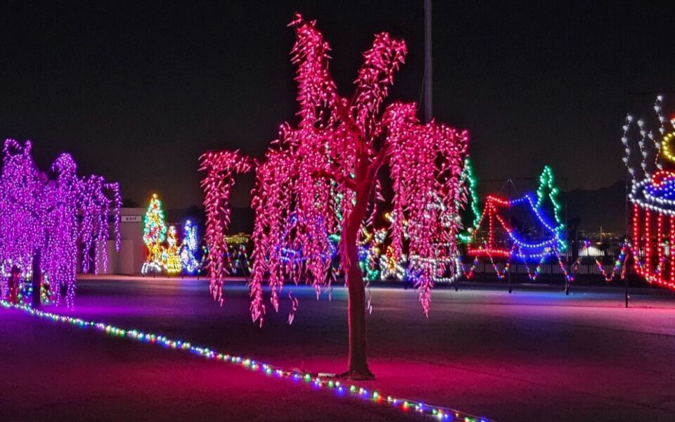 This Nevada Racetrack Transforms Into A Christmas Wonderland With 6 Million Lights