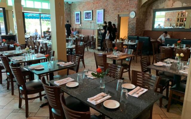 8 Columbus-Area Restaurants Worth The Drive Out Of Downtown For Dinner