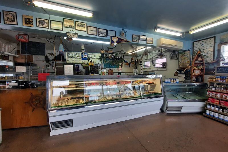 These 7 New Jersey Seafood Counters Fry Your Lunch Right Where You Buy Fish
