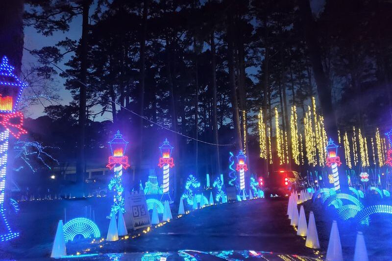 Tennessee’s Biggest Christmas Light Drive Lets You See Millions of Bulbs Without Leaving Your Car