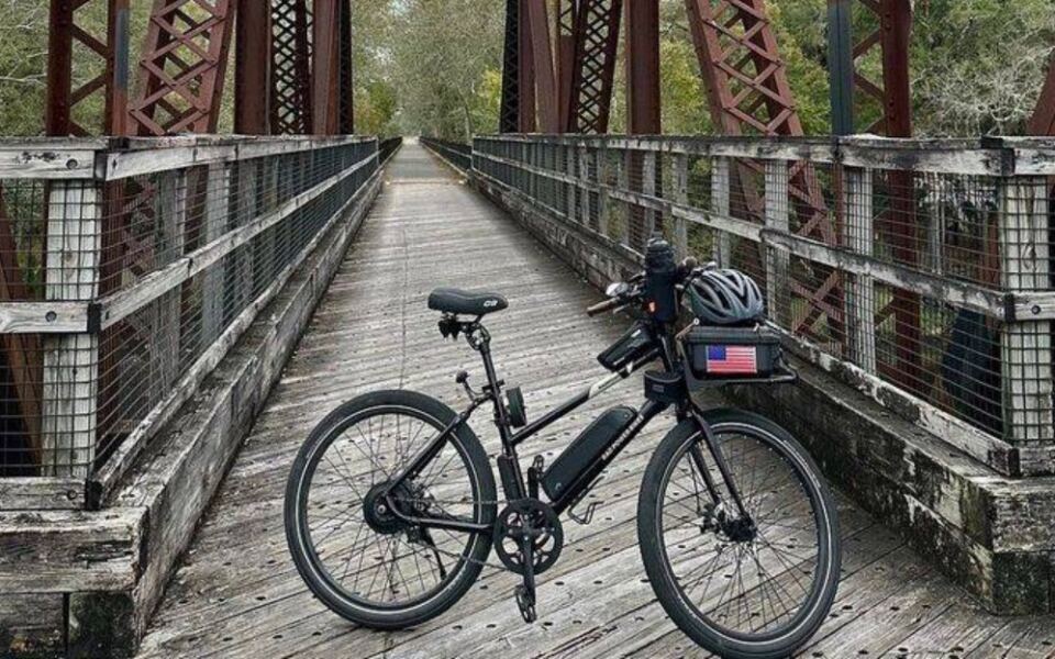 This Free Florida Rail Trail Crosses an Old Train Trestle Through 16 Miles of Springs Country