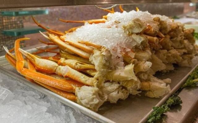 This All-You-Can-Eat Seafood Buffet in San Diego, California Serves Snow Crab Legs and Fresh Oysters