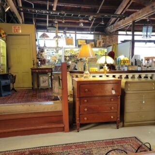 You Could Spend All Day Browsing This New Jersey Shop’s 65-Plus Vintage Dealers