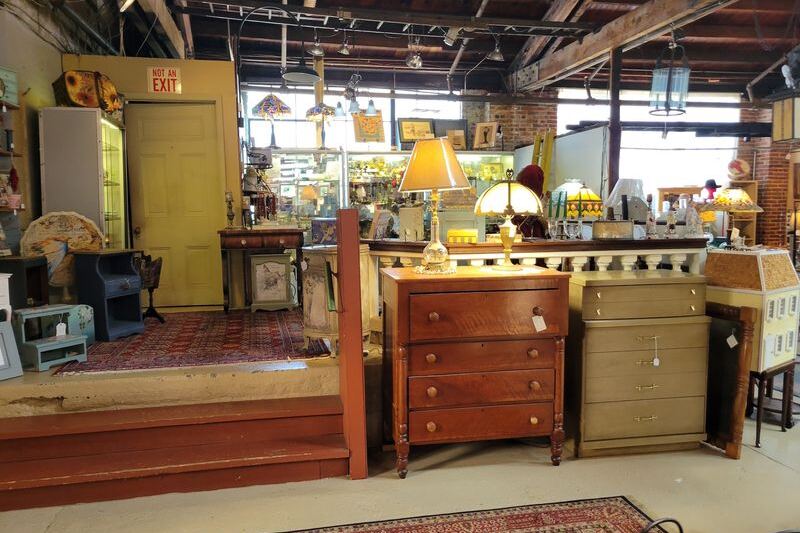 You Could Spend All Day Browsing This New Jersey Shop’s 65-Plus Vintage Dealers