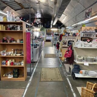 This South Carolina Flea Market Packs Inside and Outside Booths with Dusty Nostalgia and Vintage Bargains