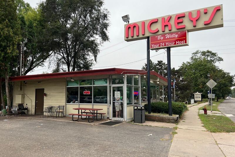 Mickey’s Diner By Willy In St. Paul Serves Round-The-Clock American Classics In A Railroad Dining Car Replica