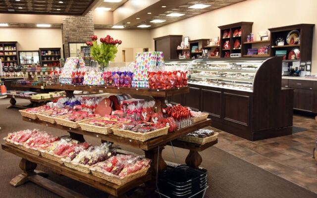 Since 1928, The Same Family Has Rolled Old-Fashioned Candy Canes By Hand In Minnesota
