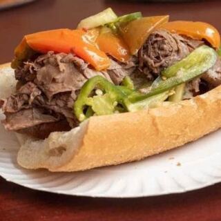 This Tiny Illinois Beef Stand Has Dipped Sandwiches The Same Way Since The 1960s, And Regulars Still Order It Wet