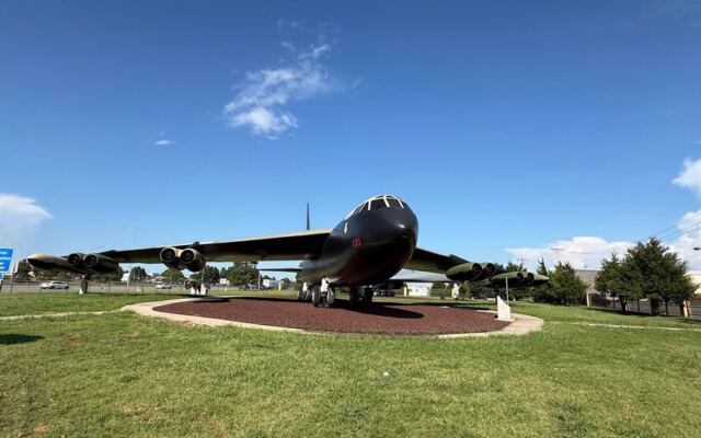 This Free Oklahoma Air Park Lets You Stand Under Real Cold War Jets Parked Outdoors