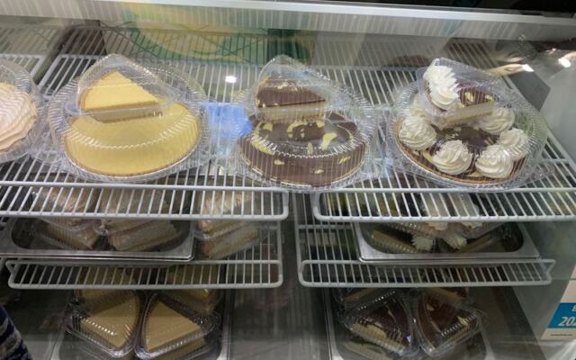 9 Florida Key Lime Pie Stops Where the Tart Filling Still Tastes Homemade