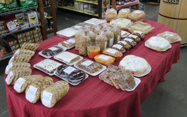 13 Illinois Amish And Country Markets Where Homemade Pies, Noodles And Jams Make The Drive Worth It