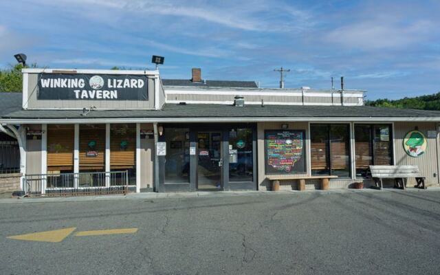 Dinner Sits Right On The Cuyahoga River At This Peninsula Inn Ohioans Have Loved For Decades