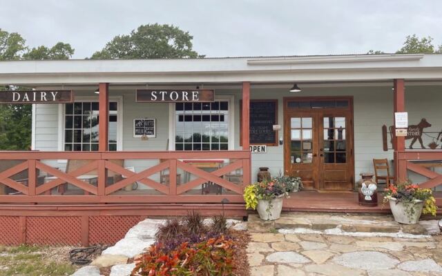 Bring a Cooler to These 8 Tennessee Farm Stores Where Locals Stock Up on Fresh Milk and Eggs