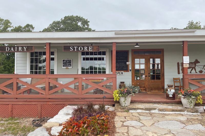 Bring a Cooler to These 8 Tennessee Farm Stores Where Locals Stock Up on Fresh Milk and Eggs