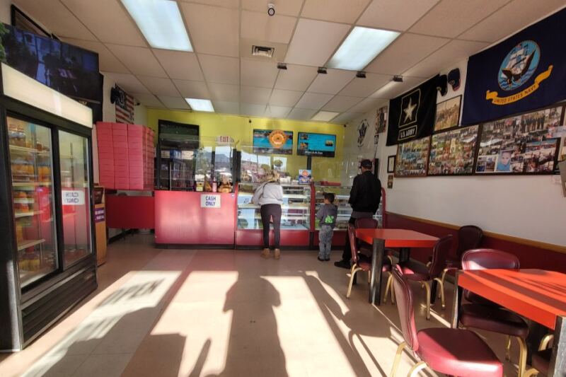 This Unassuming Nevada Donut Shop Opens Before Most Of The City Wakes Up