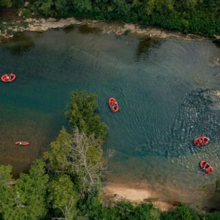 Never Paddled Before? This Oklahoma Outfitter Puts Beginners on the Illinois River With Gentle Guided Floats