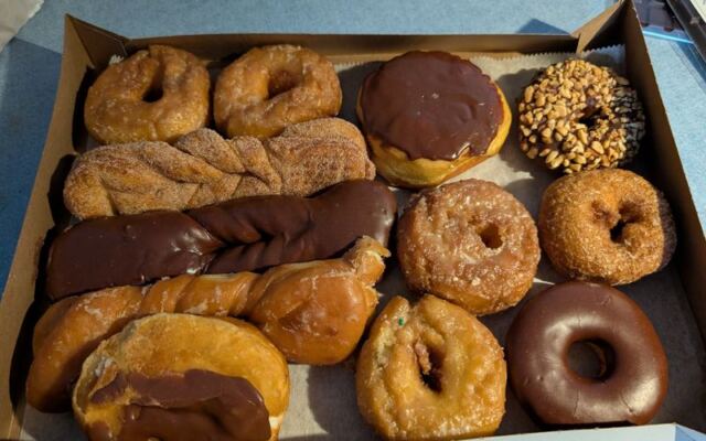 Since 1946, This Tennessee Bakery Has Been Selling Glazed Donuts Before the Sun Comes Up