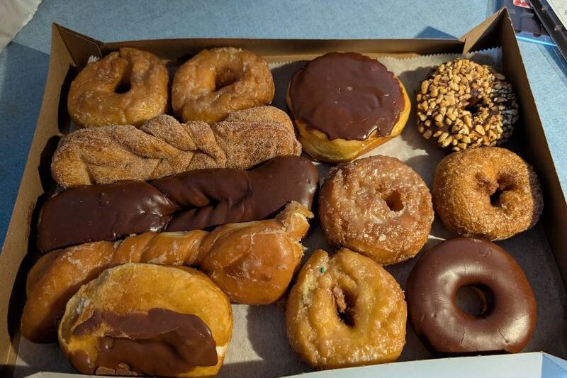 Since 1946, This Tennessee Bakery Has Been Selling Glazed Donuts Before the Sun Comes Up
