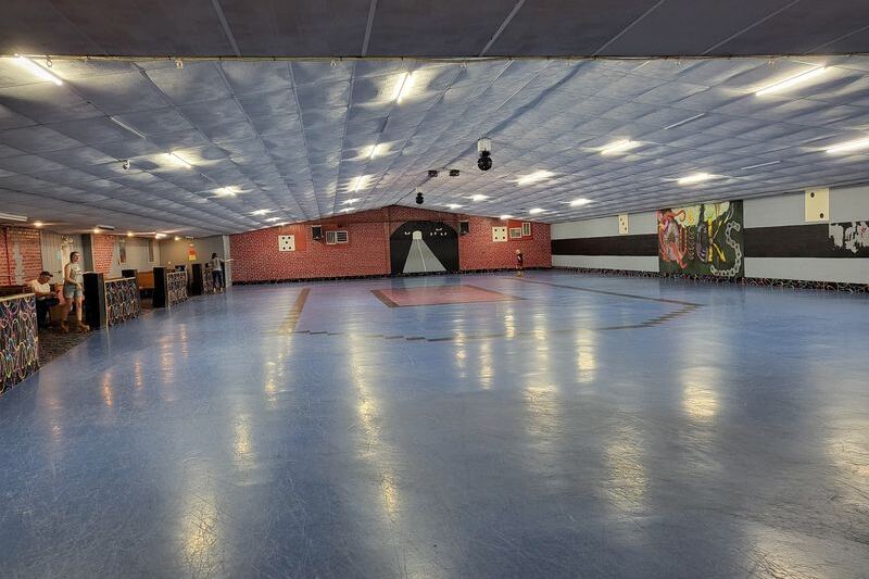 You Pay Less Than A Movie Ticket To Roll Across These 15 Old-School Illinois Roller Rinks