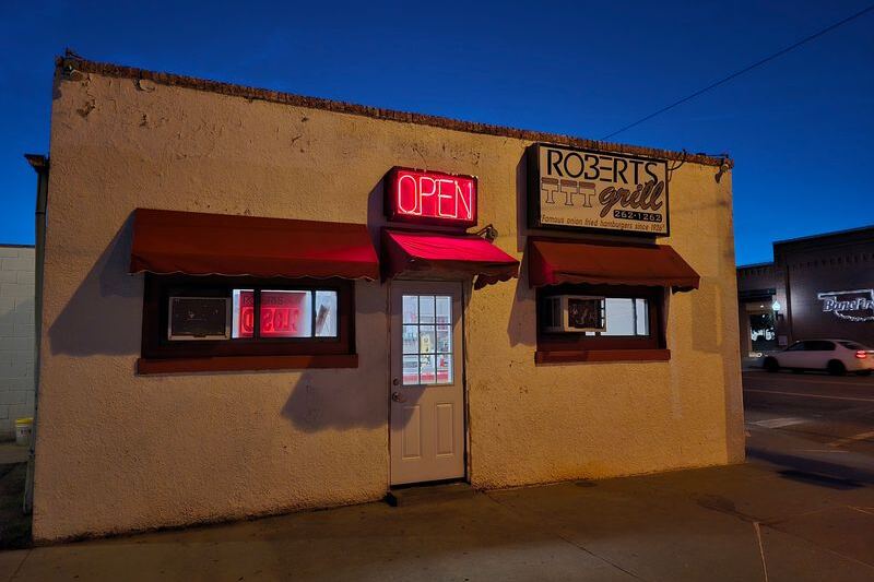 Tulsa Regulars Quietly Guard These 9 Hole-in-the-Wall Oklahoma Eateries Behind Faded Signs