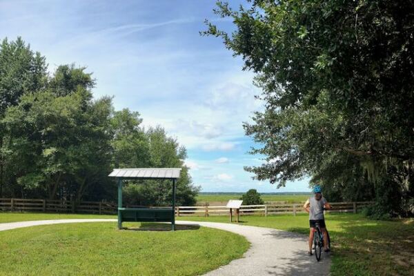 9 Florida Rail Trails Where Old Train Routes Now Roll Right Up to Small-Town Lunch Counters