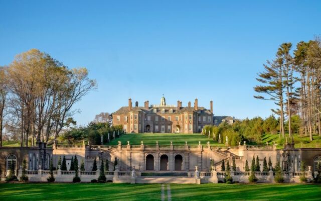 A Real Palace Sits Above the Massachusetts Shoreline, and Tours Take You All the Way Up to the Rooftop