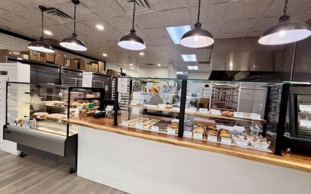 The Glazed Donuts And Apple Fritters At This Tennessee Bakery Are Totally Gluten-Free